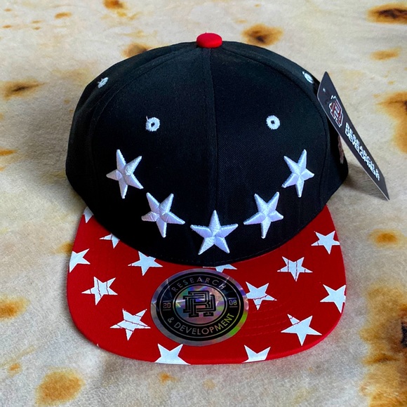 SNAPBACK CAP 🧢 - Picture 1 of 6